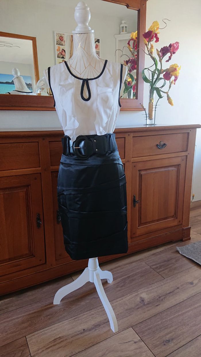 Ensemble Jupe avec large ceinture + TOP à volants