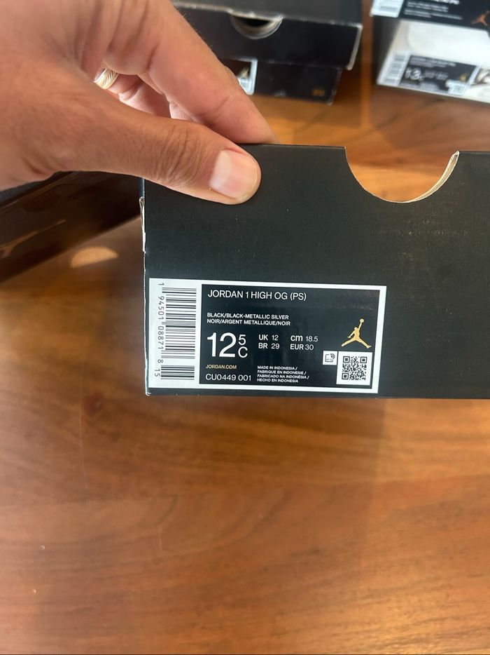 Jordan 1 taille 30 - photo numéro 3