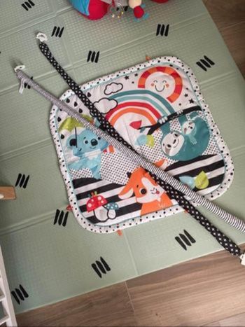 Tapis d'éveil bébé + jouet divers