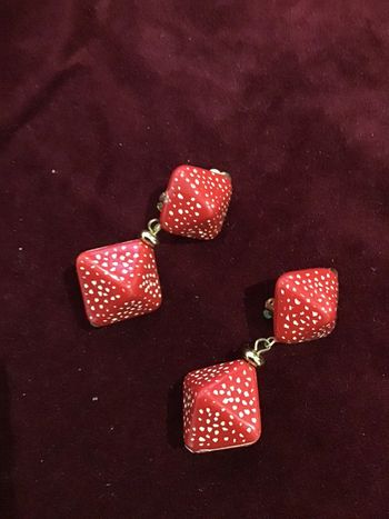 Beaux clips vintage couture. Années  80