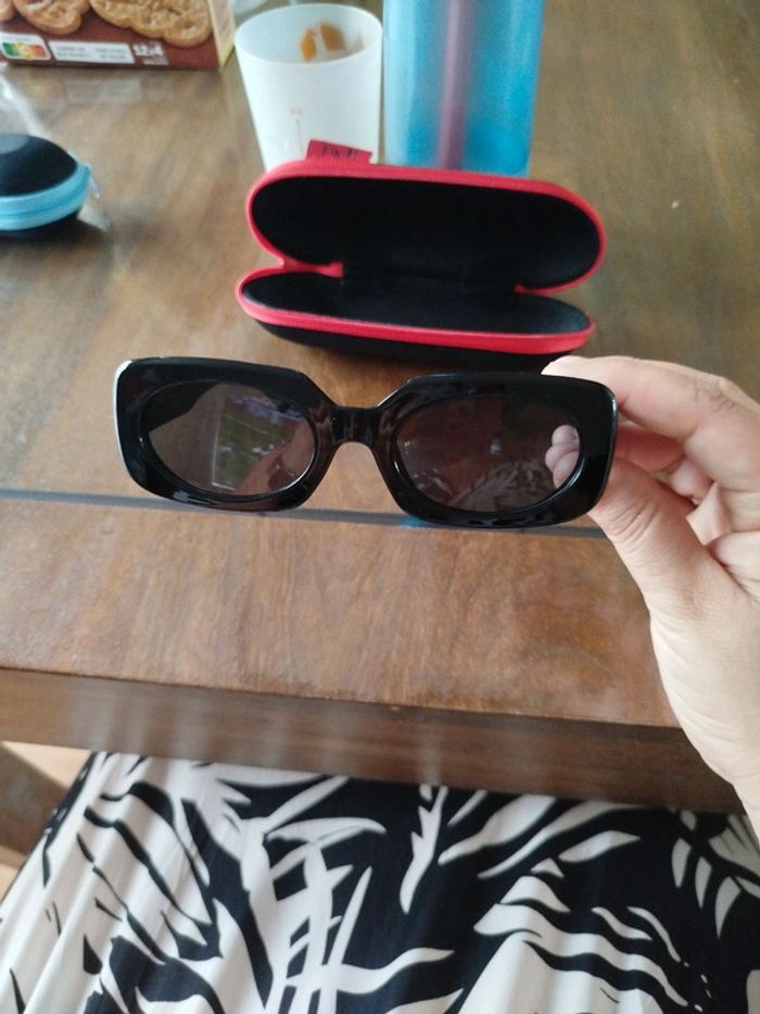 Lunettes de soleil - photo numéro 2