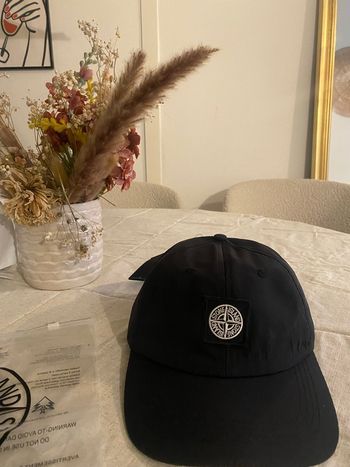 Casquette Stone Island noire neuve 