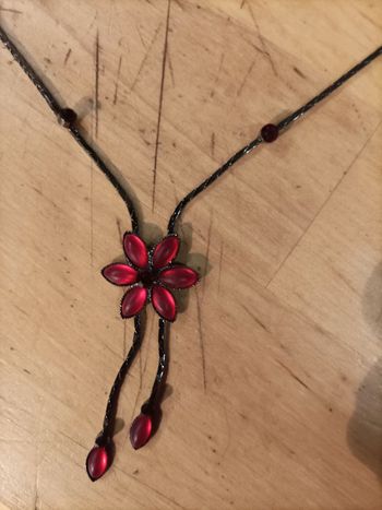 Très joli collier réglable