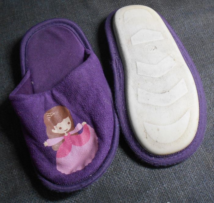 Pantoufle violet motif princesse 29