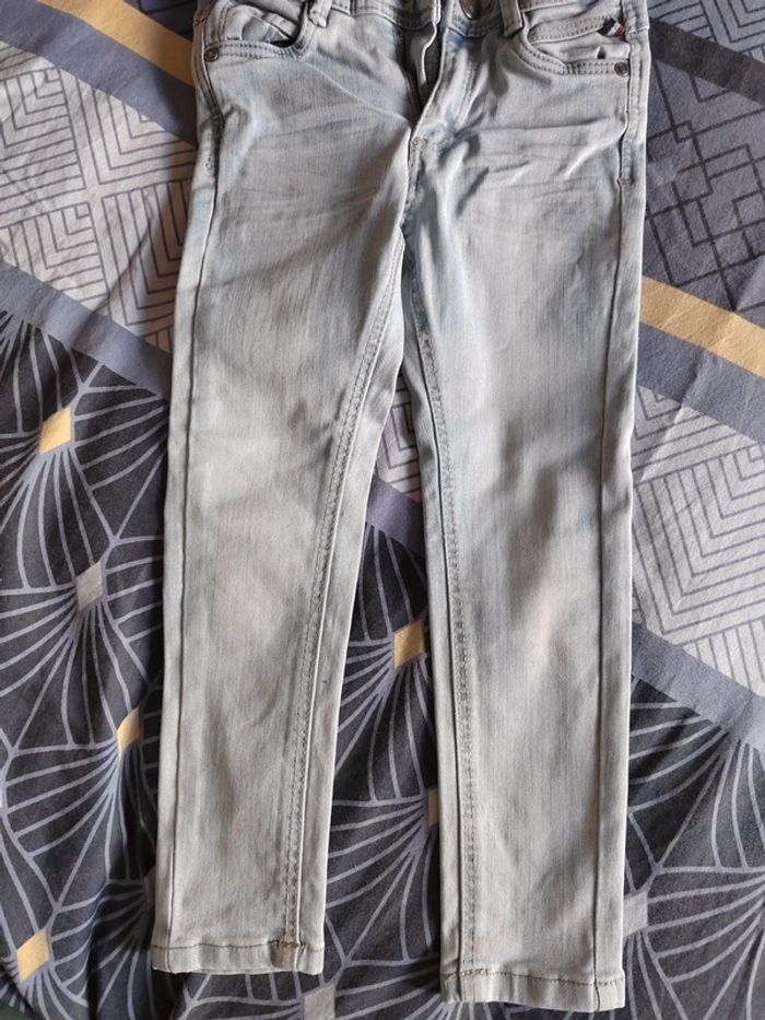 Jean skinny tape a l'œil 4 ans