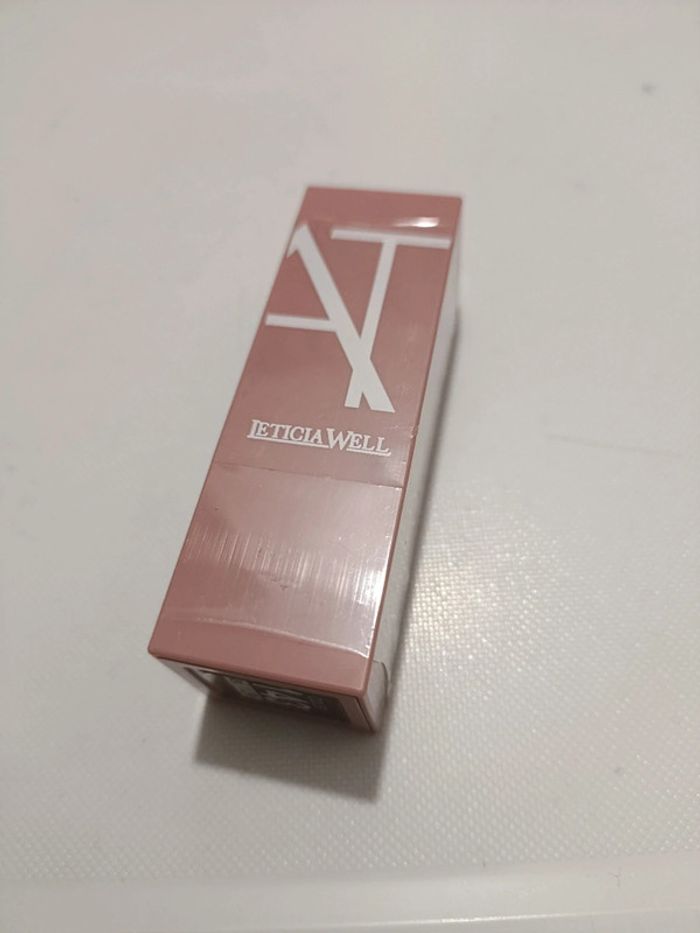 Rouge a lèvres rose - photo numéro 2