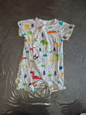 Pyjamas court dinosaure