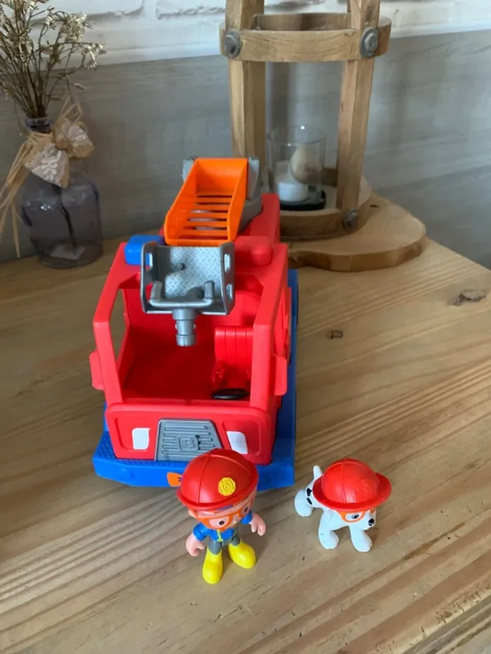 Camion pompier blippi - photo numéro 2