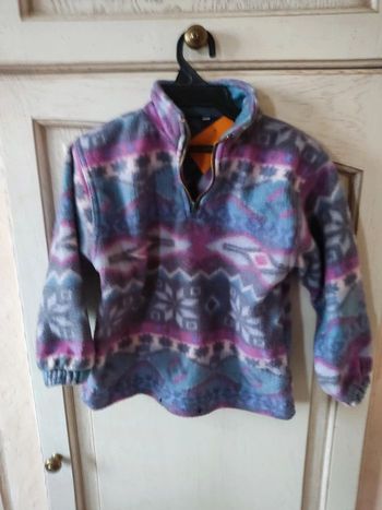 Pull polaire imprimé bleu gris violine 5 ans