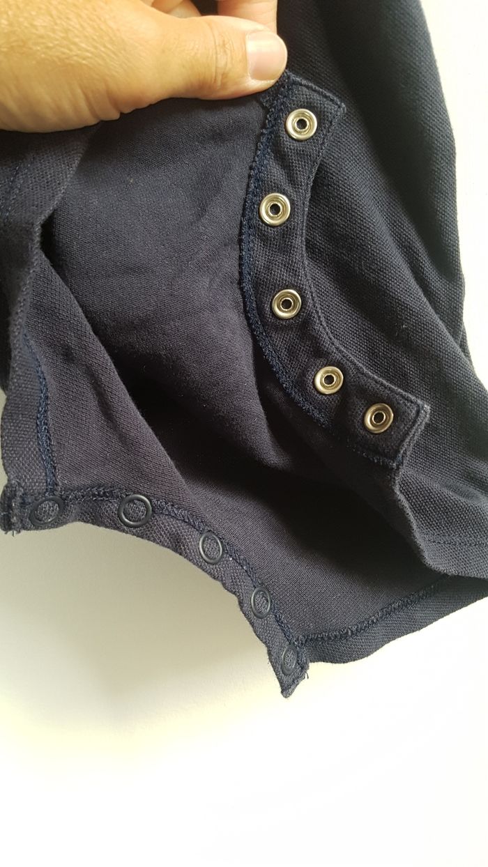 Combishort marine Hugo Boss 6 mois - photo numéro 2