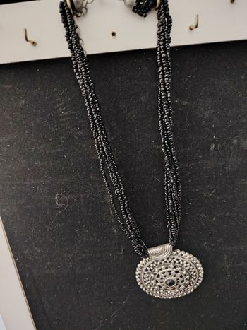 Collier fantaisie élégant