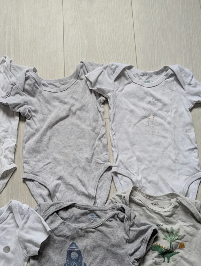 Lot 10 bodies manches courtes 23mois / 2ans - photo numéro 4
