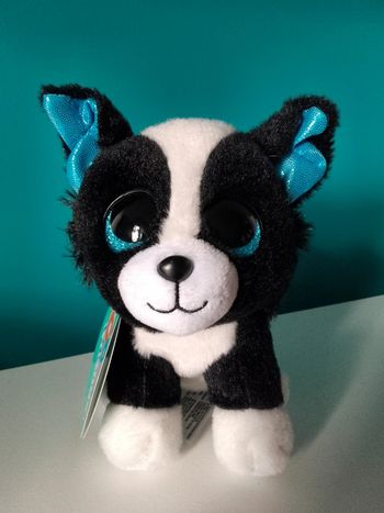 Peluche chien yeux brillants