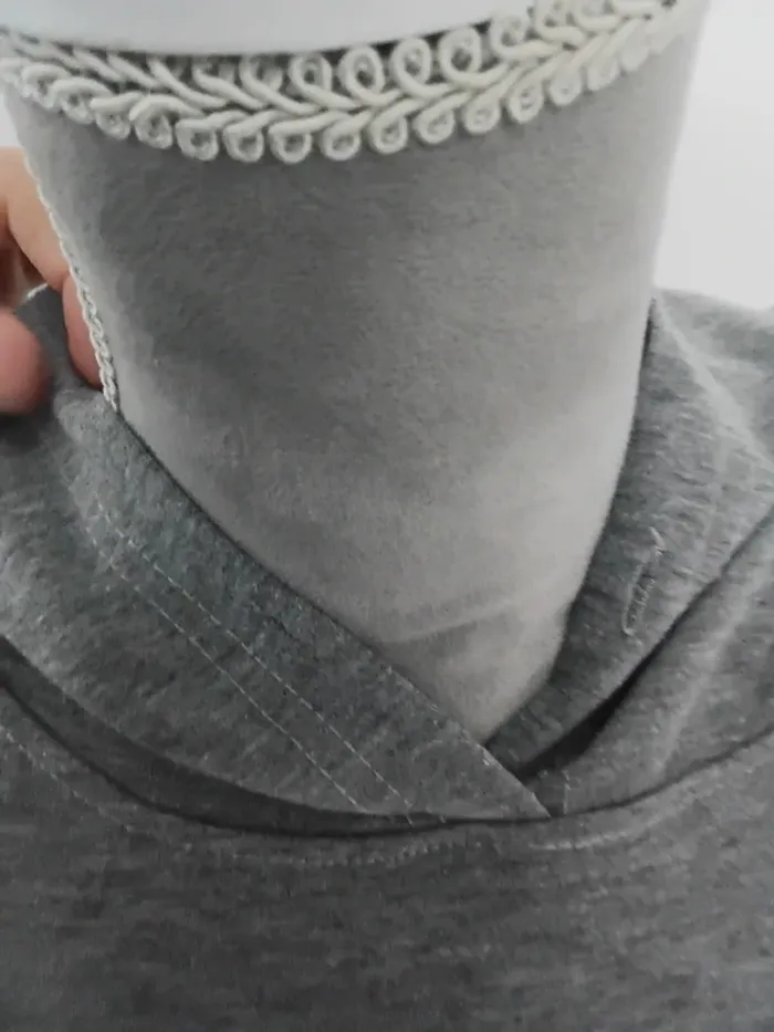🌹pull a capuche fin Taille 38 🌹 - photo numéro 3