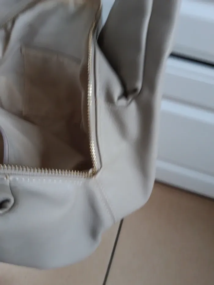 Sac à main porté épaule beige empiècement effet python - photo numéro 6