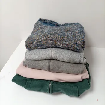 Lot 5 pulls et sweats femme tailles M-L : casual, confort et cocooning LOT032