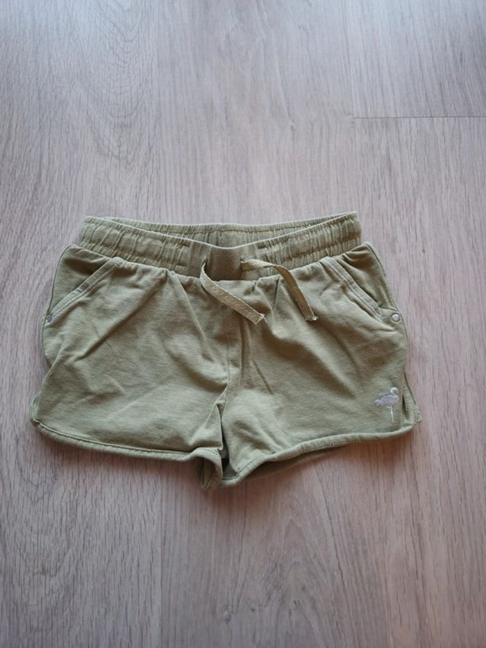 Short neuf