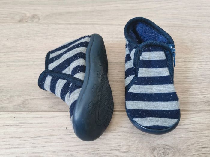 Chaussons taille 20
