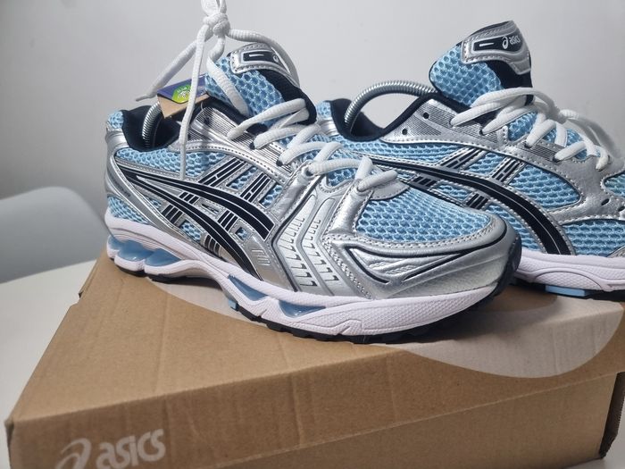 Asics gel kayano 14 taille 43.5
