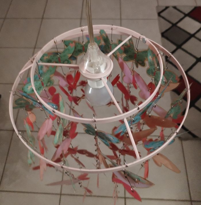 Très beau Luminaire avec des papillons 🦋 neuf - photo numéro 8