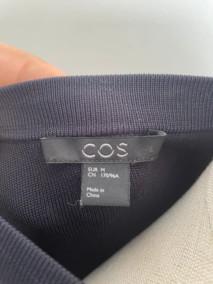 Top drapé bleu marine COS - photo numéro 6