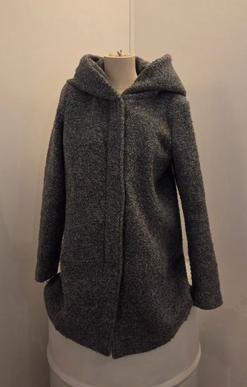 Manteau ONLY “Sedona” T.40/42 (L) – Gris bouclé chaud & doux – Capuche cocoon 💫