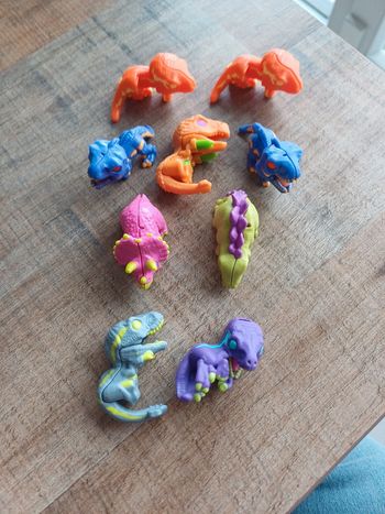 Lot 9 kinder dinosaure