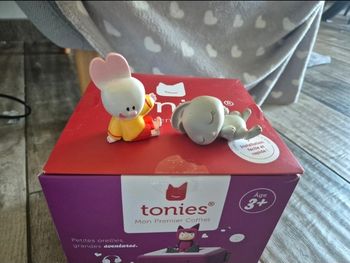 Toniebox cassis neuve sous garantie avec 2 tonies d'occasion