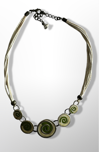 💫 Ravissant collier, tour de cou, kaki, jaune pale et argenté