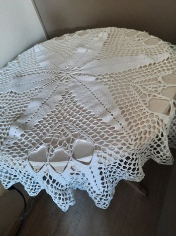 Nappe ancienne vintage pour guéridon