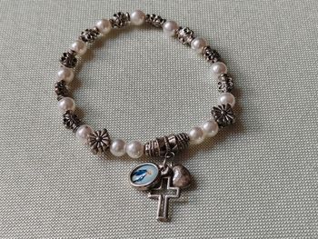 Bracelet chapelet avec croix et pendentifs