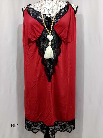 Robe nuisette sexy grande taille noire et rouge – dentelle contrastée avec string assorti 💋