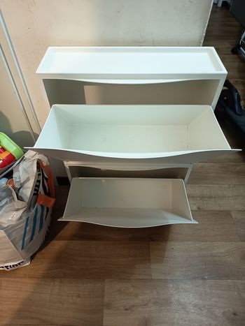 Deux meuble a chaussures 