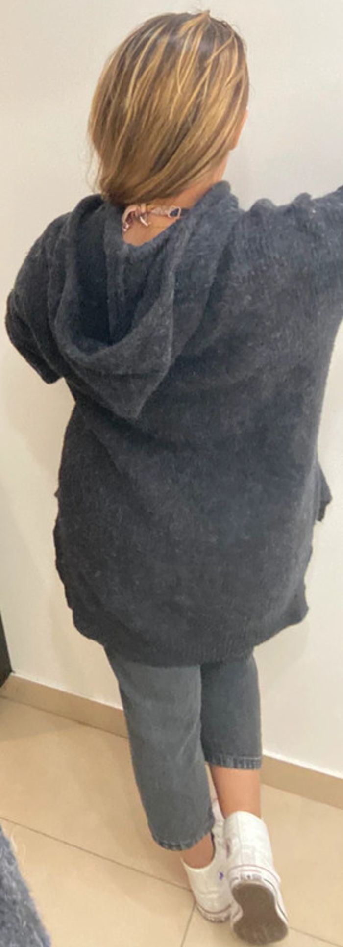 Superbe Pull Doux Long Avec Capuche Taille M - photo numéro 10