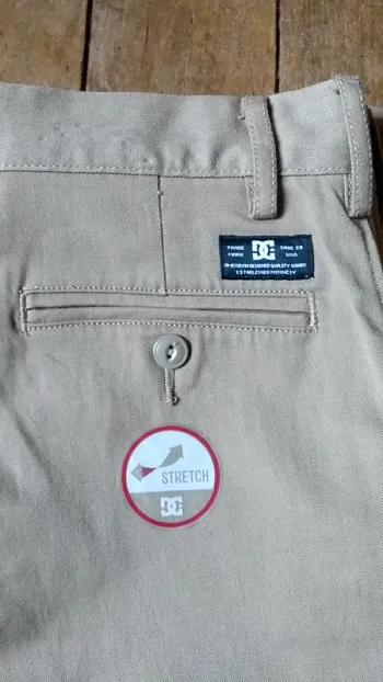 Pantalon beige camel DC neuf taille 27