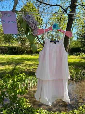 Robe Lili gaufrette fille rose pale bon etat 3 ans