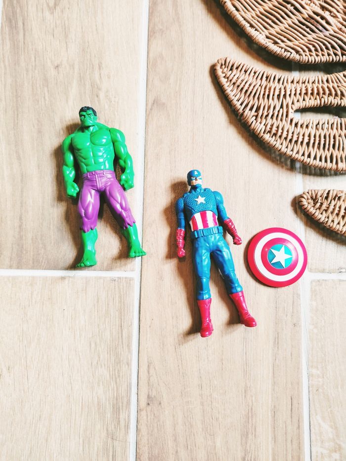 💫Lot de 2 Figurines Hulk et Captain America Avengers Marvel marque Hasbro