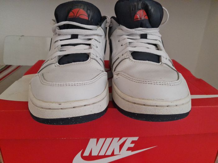 Paire de chaussures Nike Pointure 42 - photo numéro 7