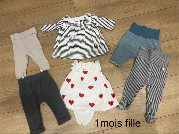 Lot 1 mois fille