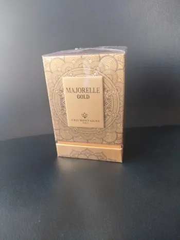 Parfum femme gris Montaigne