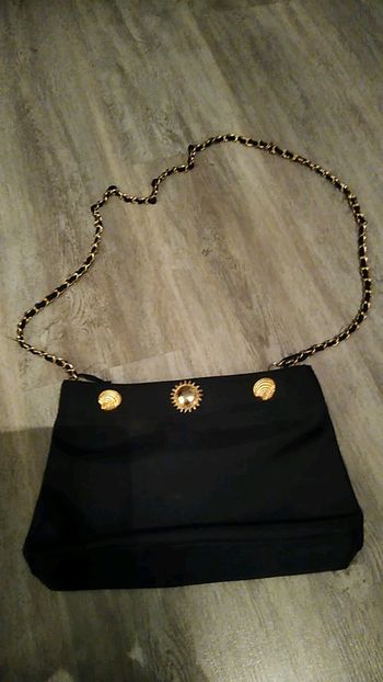 Joli sac à main noir