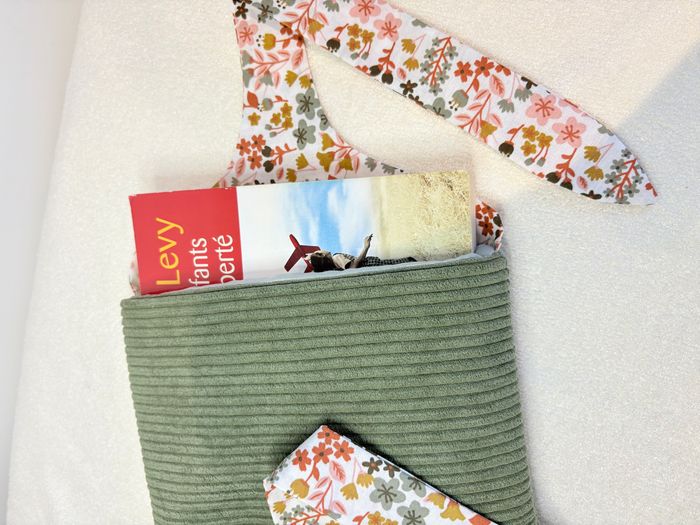 Pochette à livre velours côtelé Kaki fleurie - photo numéro 10