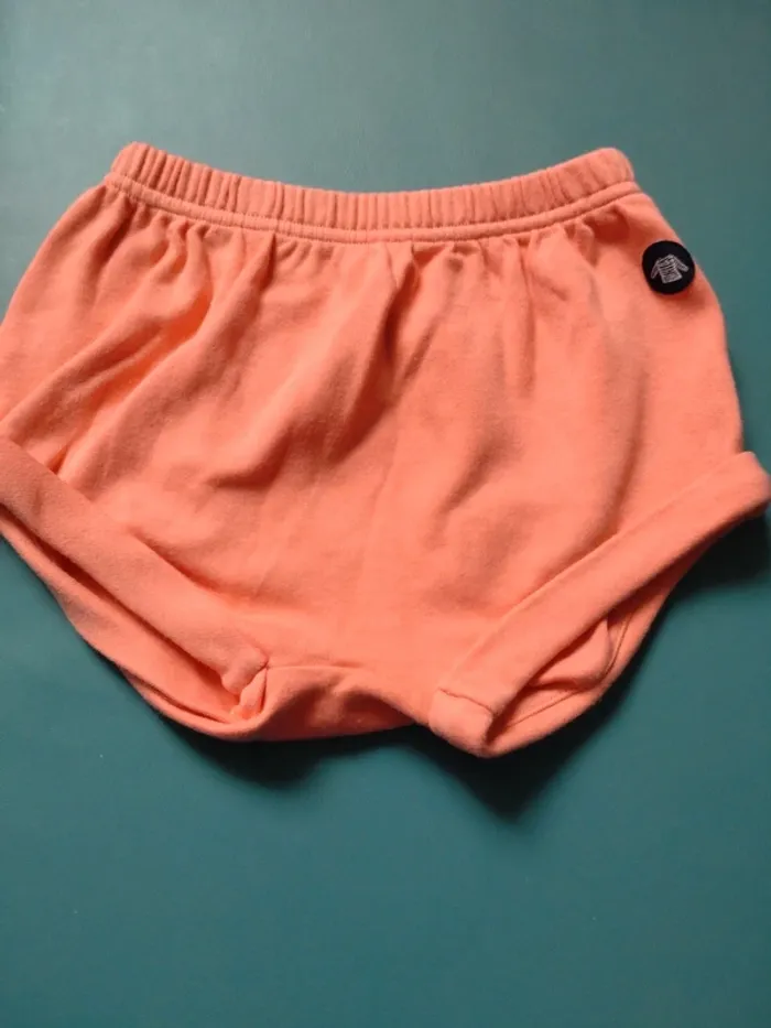 Short Armor baby taille 6 mois