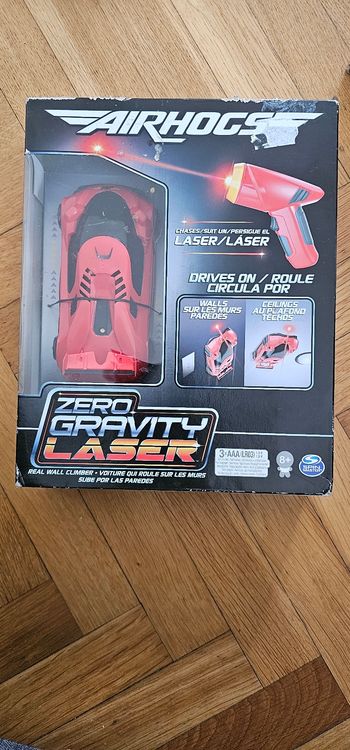 Voiture télécommandée Air Hogs Laser Zero Gravity – roule sur les murs