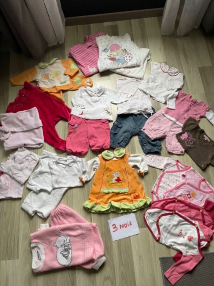 Lot de 26 vêtements bébé fille 3 mois