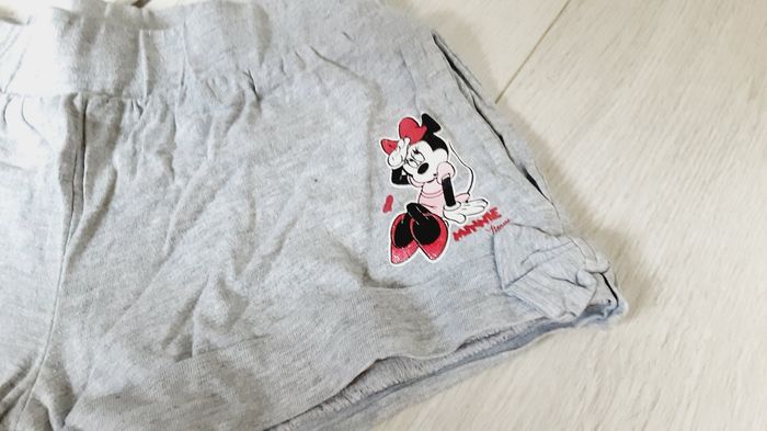 Vêtement fille short gris Minnie Mouse 6 ans - photo numéro 2