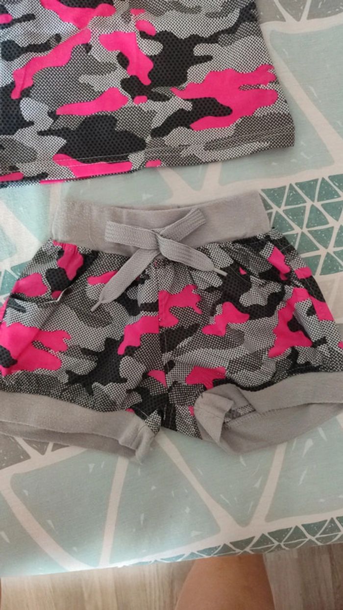 Short t-shirt taille 2 ans - photo numéro 3