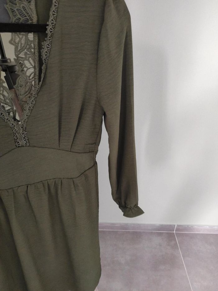 Robe 👗 kaki dentelle décolleté taille S - photo numéro 11