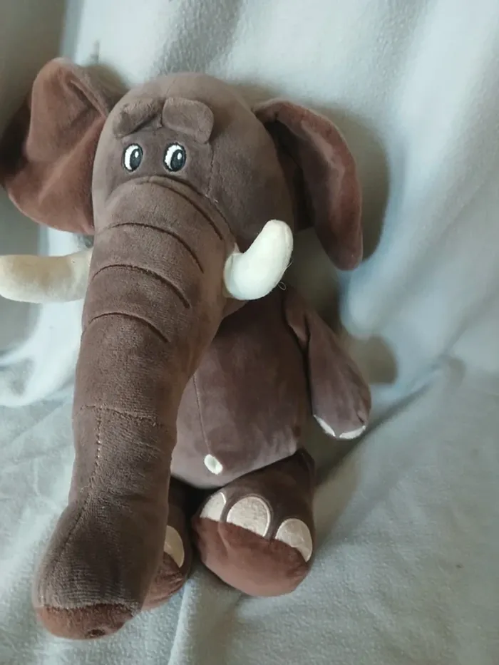Peluche éléphant - photo numéro 2