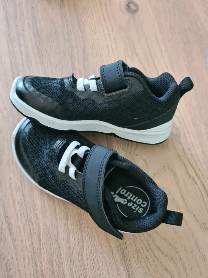 Chaussures de motricité Décathlon pointure 25
